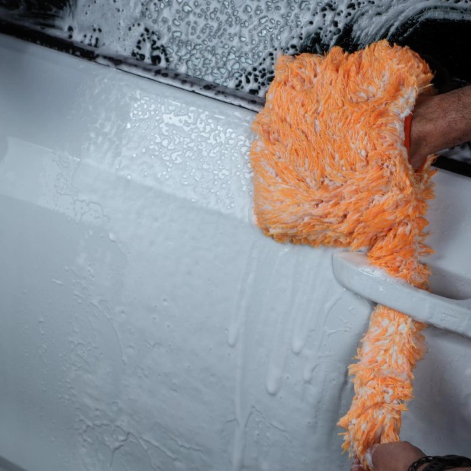 CarPro FairyTail Wash Mitt 2/3
